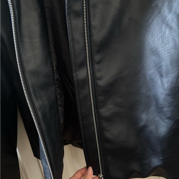 Calvin Klein Women's Classic Black Faux Leather Jacket - Picture 5 of 14